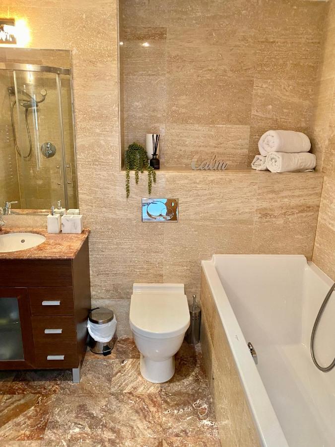 Ocean Village Lovely 2 Bedroom Apartment Gibraltar Exterior foto